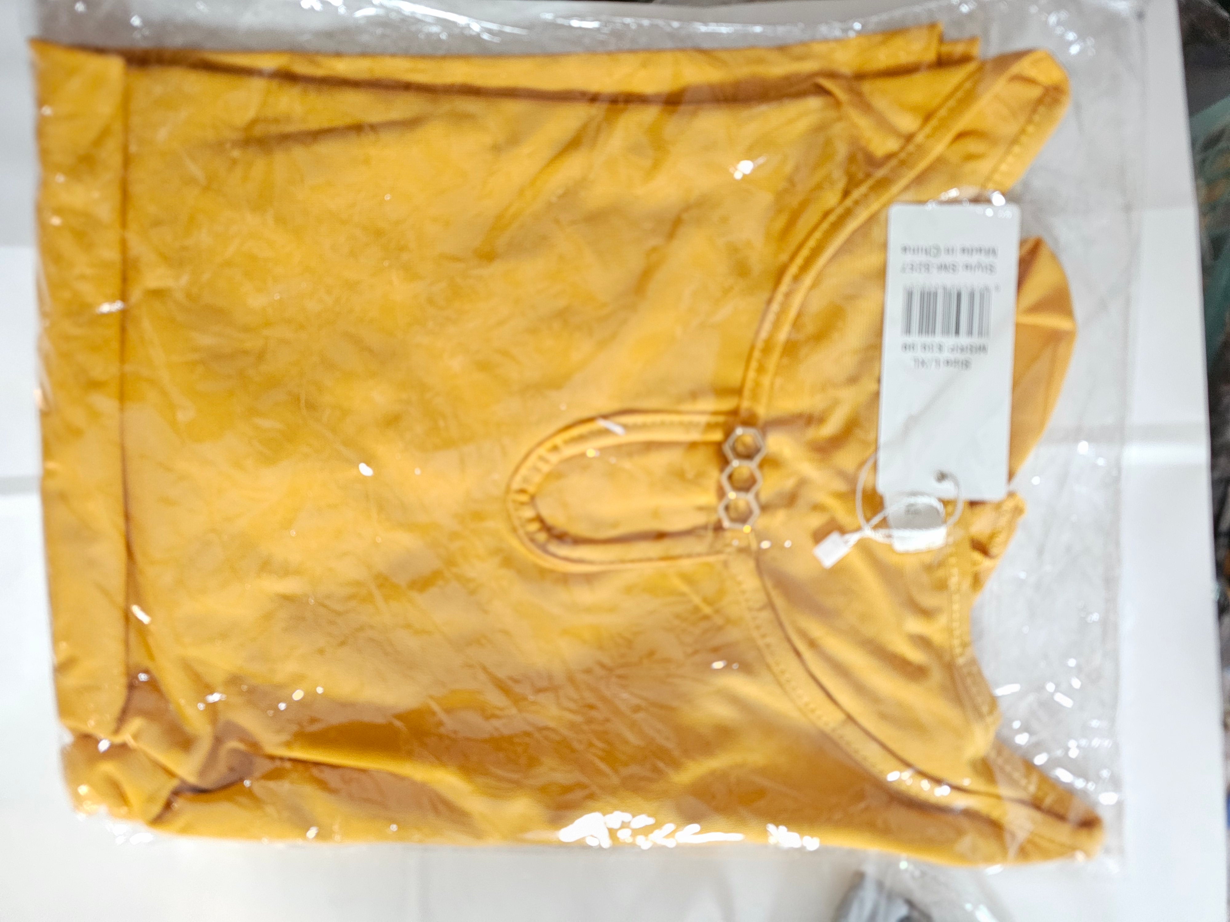 Blusa Manga y Adorno Dorado