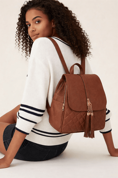 Cartera Tipo Backpack Acolchada con Borlas (Mochila) - GM Fashion Boutique