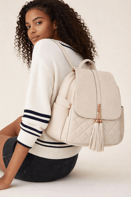 Cartera Tipo Backpack Acolchada con Borlas (Mochila) - GM Fashion Boutique