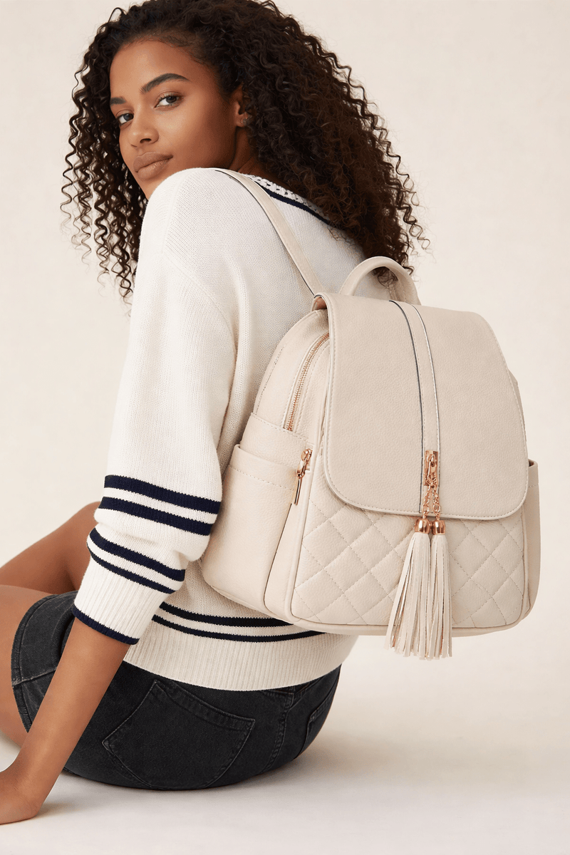 Cartera Tipo Backpack Acolchada con Borlas (Mochila) - GM Fashion Boutique