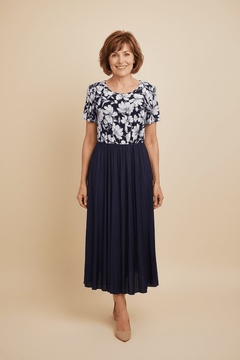 Vestido Midi Floral Rojo con Falda Plisada - GM Fashion Boutique