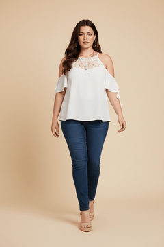 Blusa con Encaje y Hombros Descubiertos - GM Fashion Boutique