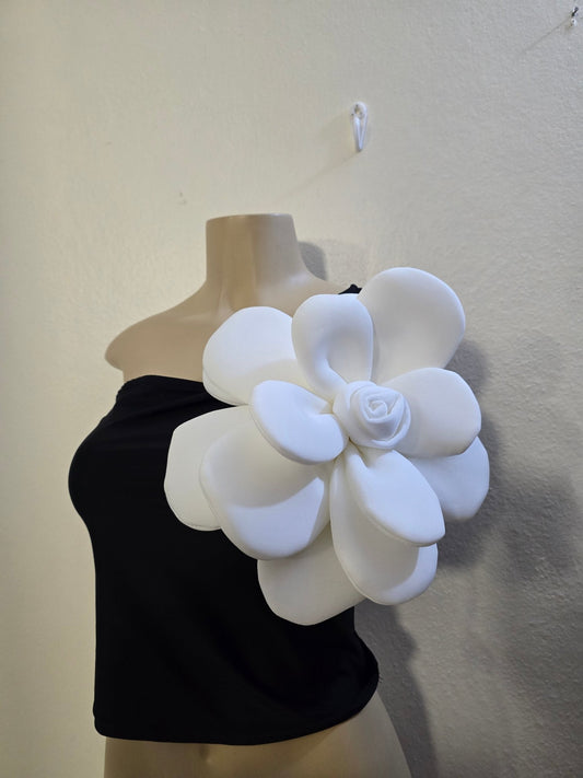 Blusa Top Asimétrico con Flor 3D - GM Fashion Boutique