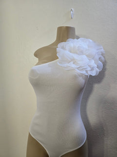 Blusa Bodysuit Asimétrico con Flor 3D - GM Fashion Boutique