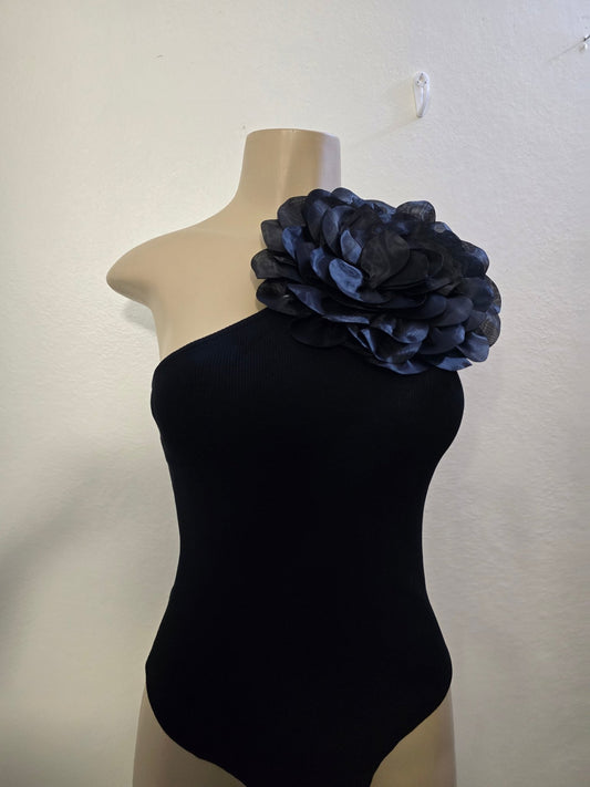 Blusa Bodysuit Asimétrico con Flor 3D - GM Fashion Boutique