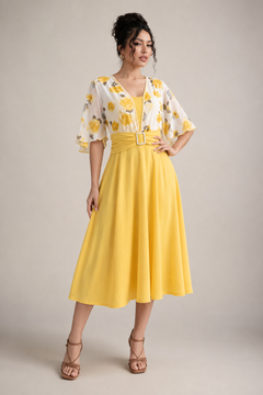 Vestido Midi con Capa Floral