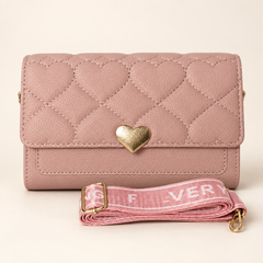Wallet viajera con diseño acolchado de corazones