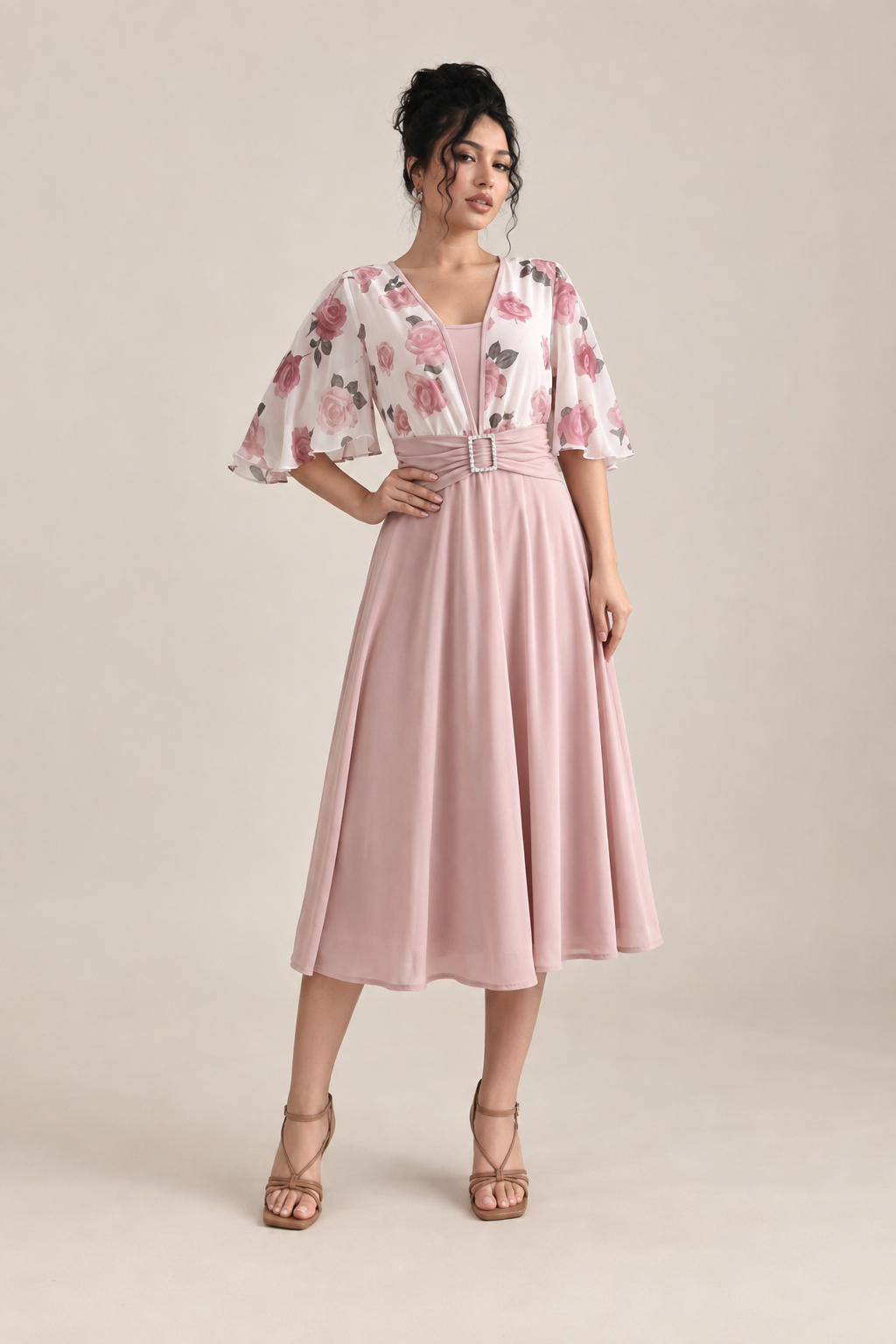 Vestido Midi con Capa Floral