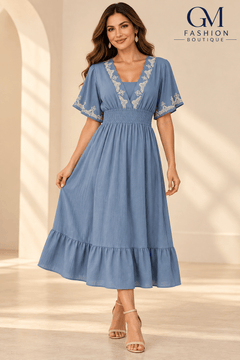 Vestido Midi Bordado con Cintura Fruncida - GM Fashion Boutique