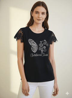Camiseta Casual con Detalle de Encaje y Diseño de Mariposa - GM Fashion Boutique