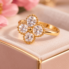 Sortija Ajustable Flor de Cristales en Acero Inoxidable - GM Fashion Boutique