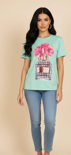 Camiseta Floral con Detalles Brillantes - GM Fashion Boutique