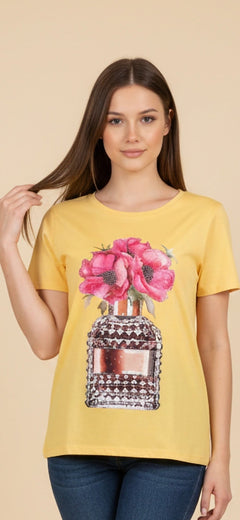 Camiseta Floral con Detalles Brillantes - GM Fashion Boutique
