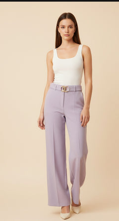 Pantalón de Vestir de Corte Recto con Cinturón Decorativo en Cadena - GM Fashion Boutique