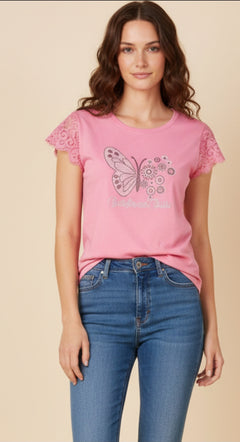 Camiseta Casual con Detalle de Encaje y Diseño de Mariposa - GM Fashion Boutique