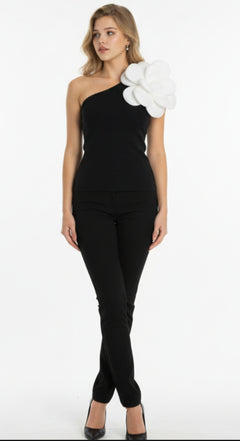 Blusa Top Asimétrico con Flor 3D - GM Fashion Boutique