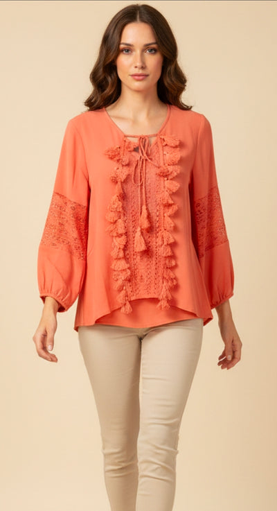 Blusa Bohemia Salmón con Encaje y Borlas – Manga Larga Elegante - GM Fashion Boutique