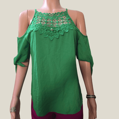 Blusas con Encaje, tirantes finos y hombros descubiertos - GM Fashion Boutique