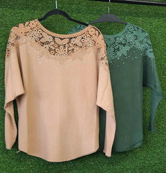 Blusa Elegante con Encaje Floral y Brillos Sutiles - GM Fashion Boutique